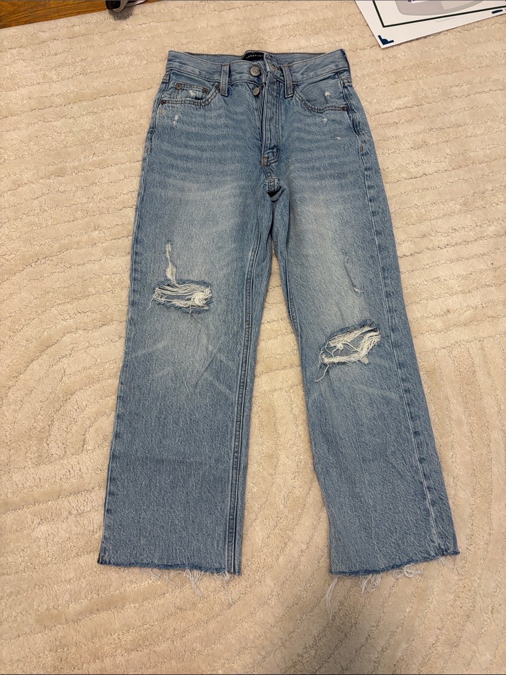 Aeropostale Light Wash Distressed High Rise Baggy Jeans